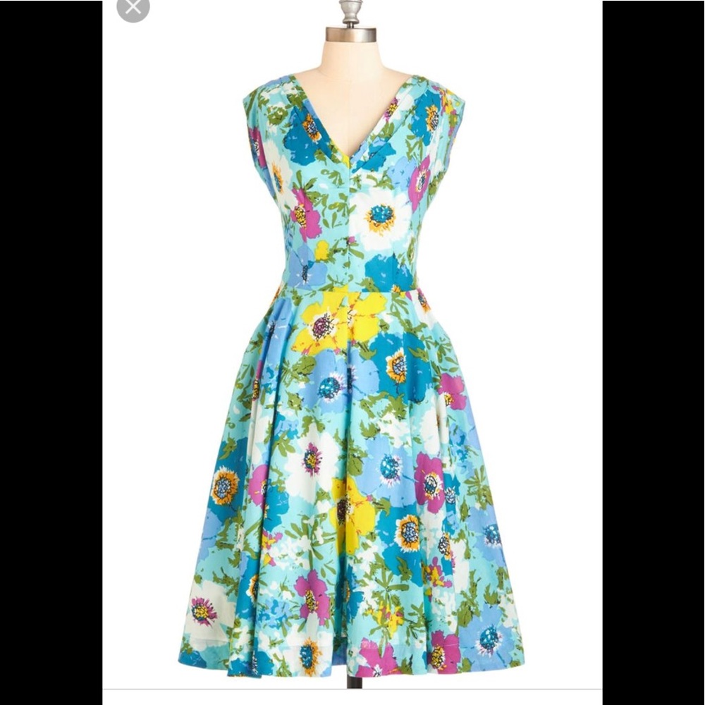 Emily and Fin Just In Timeless Blossoms UK16 OBO